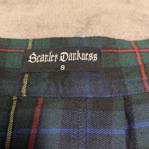 Scarlet Darkness tartan utility kilt size SMALL - Picture 4 of 6